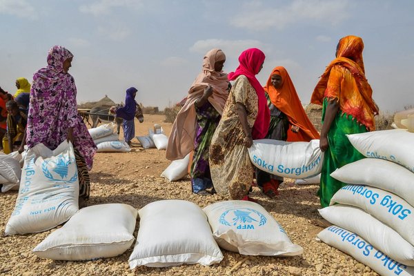 Distribution de nourriture dans la région Somali, Éthiopie.