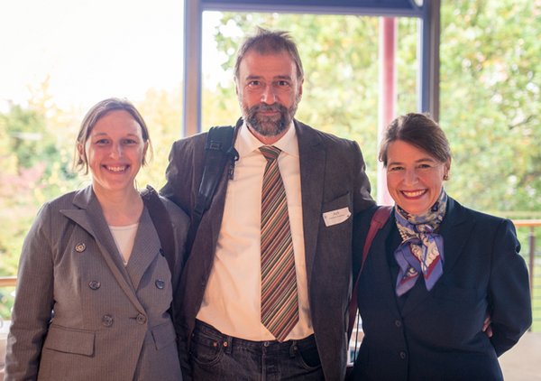 De gauche à droite : Uta Dickhöfer, Folkhard Asch et Regina Birner, professeurs de l’université de Hohenheim.