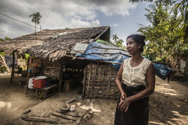 Woman in Taung Ywar Village, Maungdaw, Myanmar: Smallholders are hardest hit by climate shocks. <br/> Photo: © FAO/Hkun Lat